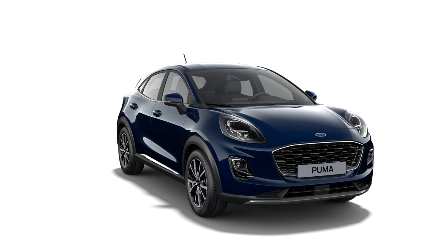 Vista frontale di tre quarti di Ford Puma Titanium blu 