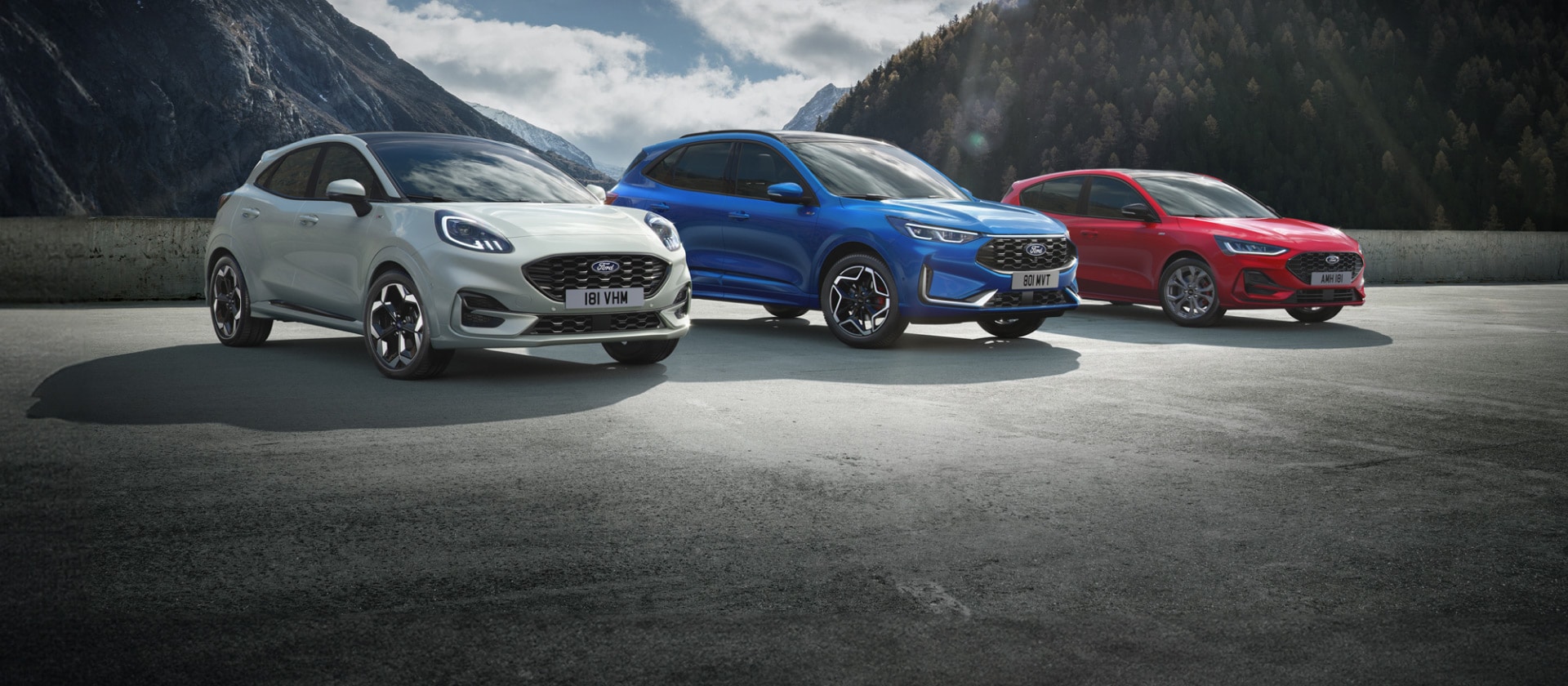 Linea di auto ibride Ford, tra cui Ford Puma, Ford Kuga e Ford Focus.