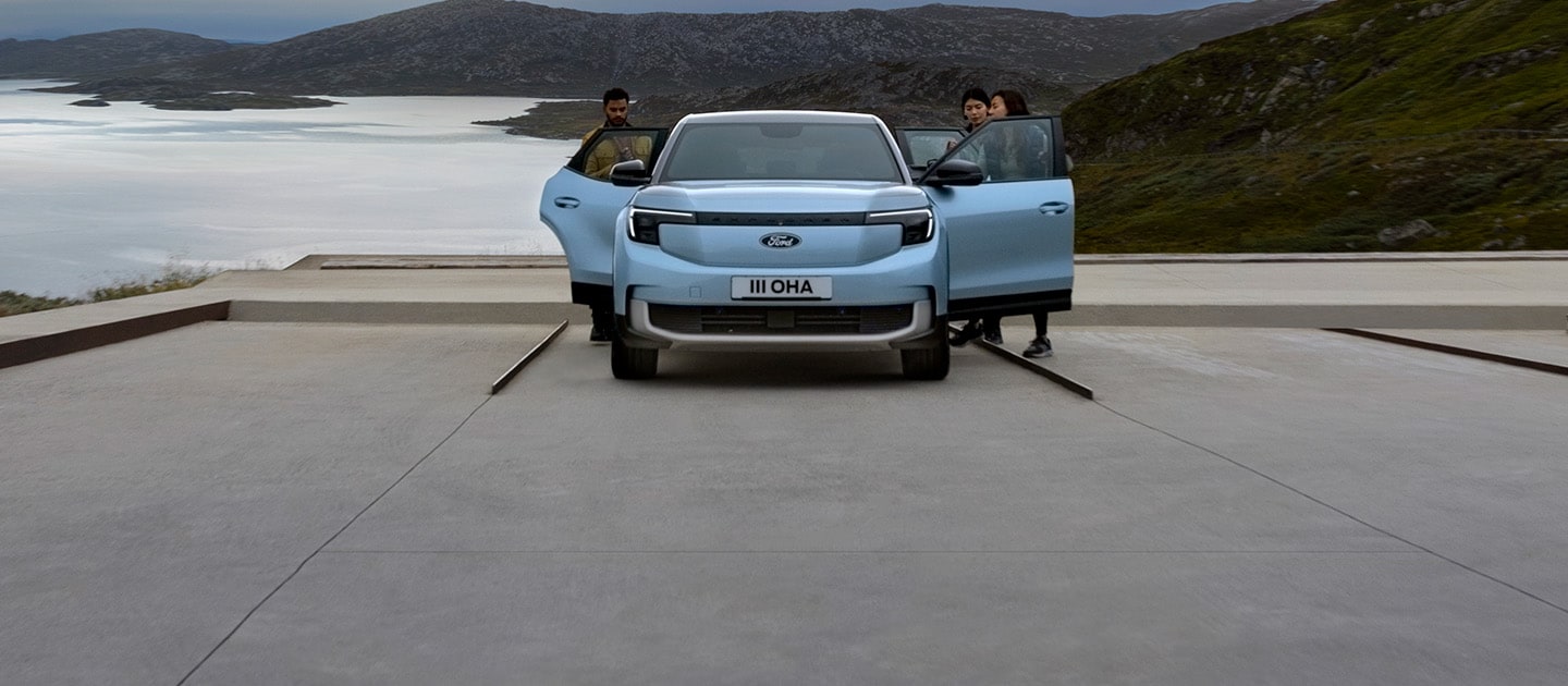 Ford Explorer parcheggiato.