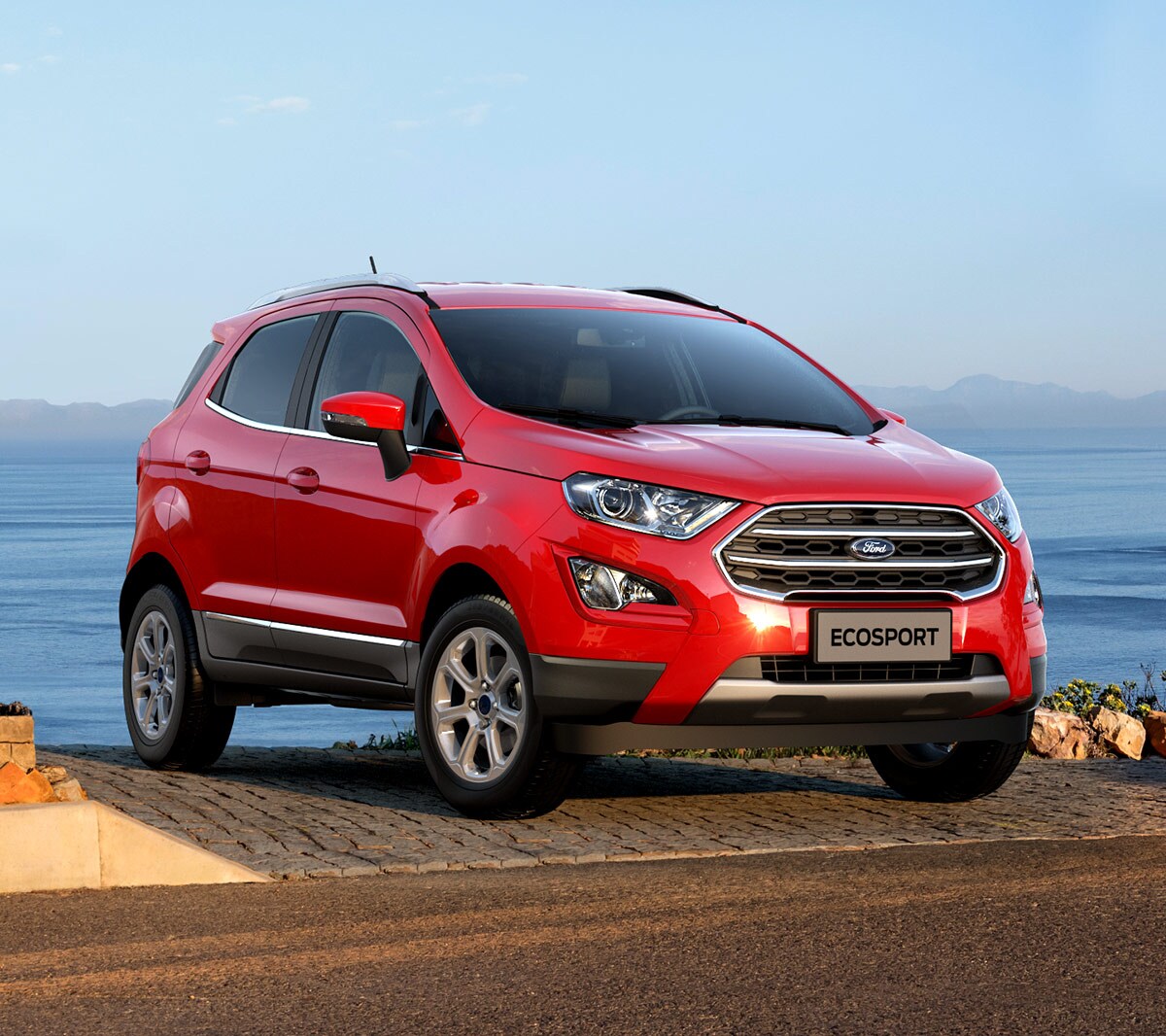 Ford EcoSport rossa in movimento