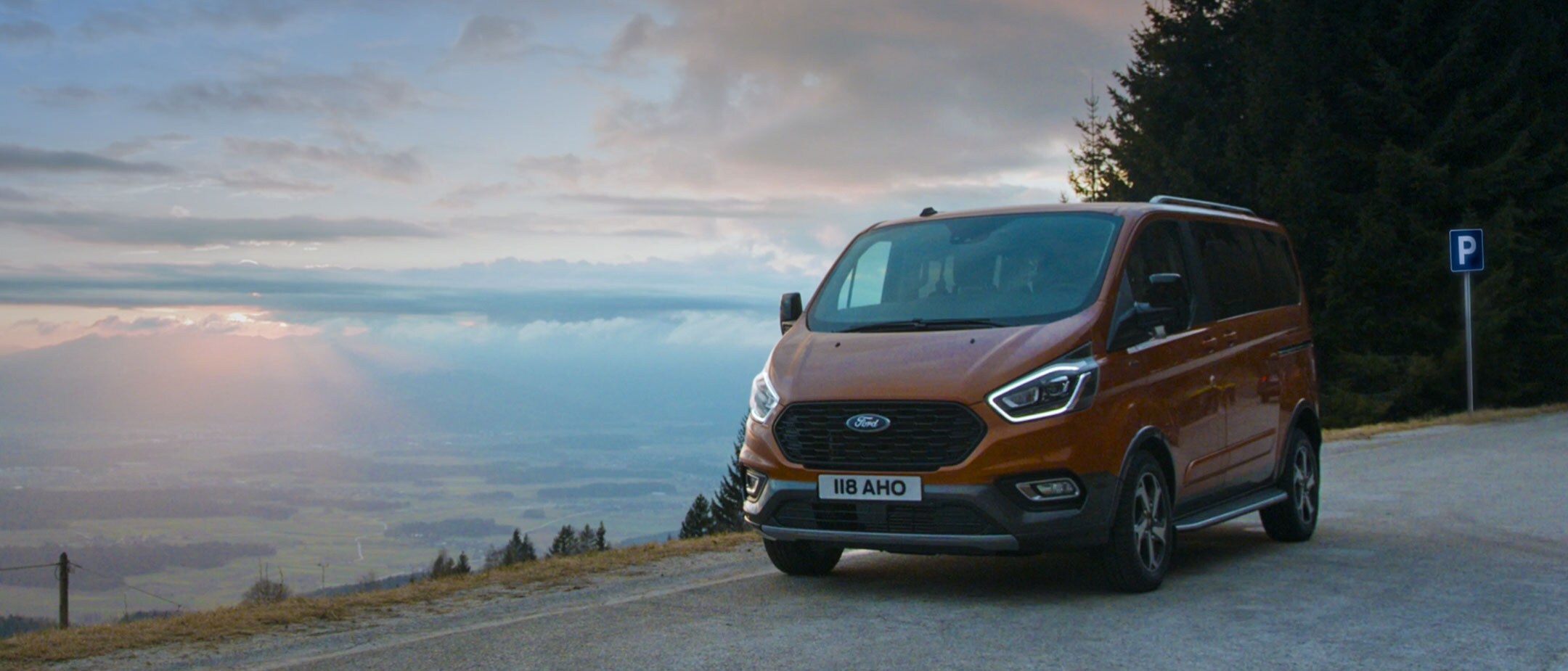 Ford Tourneo Custom driving front 3/4 view