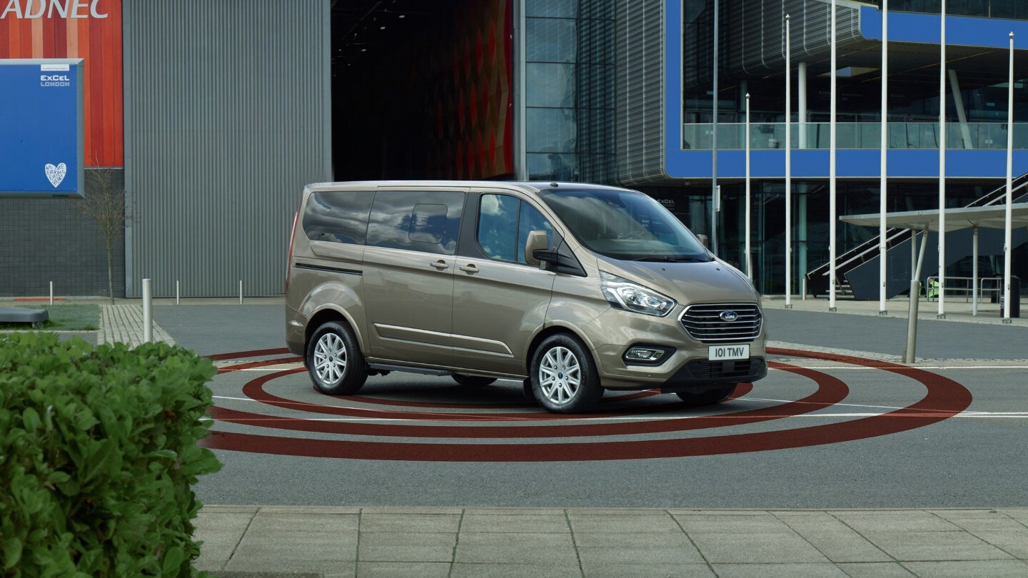 Ford Tourneo Custom with safety circles around indicating alarm