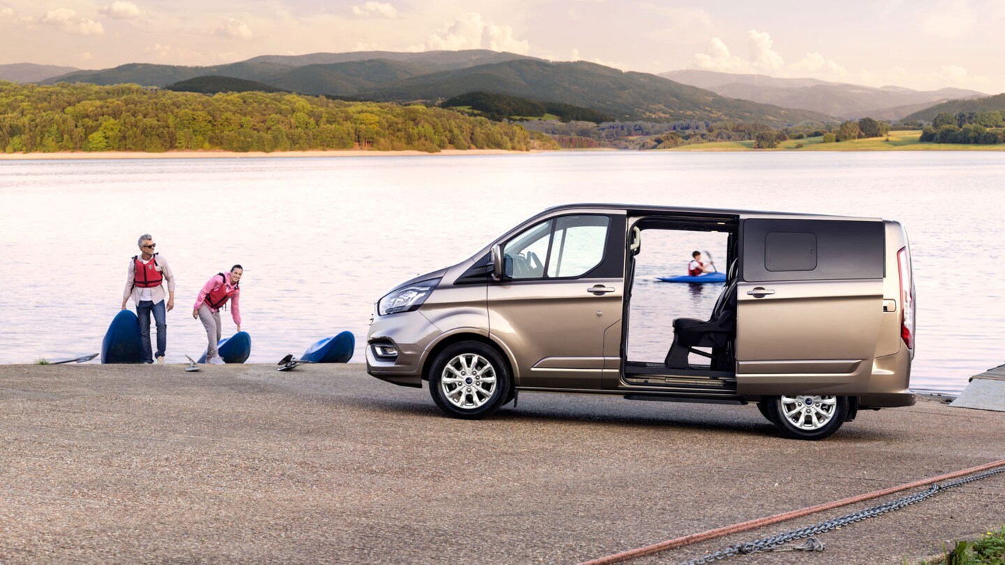 Ford Tourneo with a lake at the background