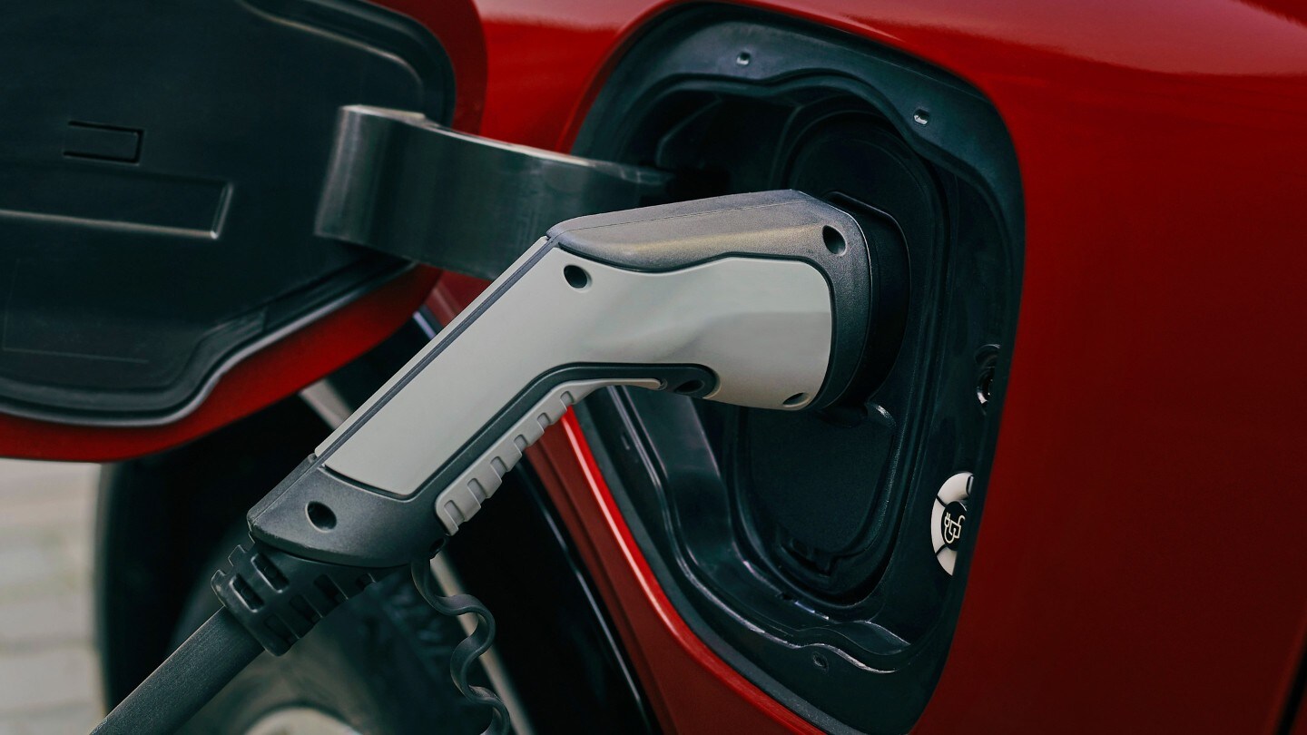 Dettaglio del cavo di ricarica di Ford Mustang Mach-E 