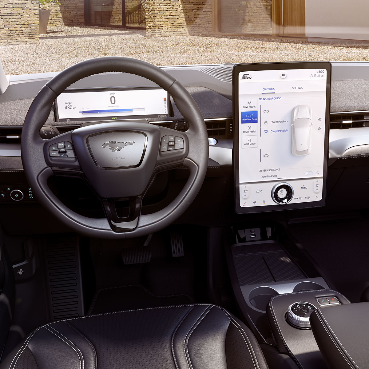 Ford Mustang Mach-E, interni con SYNC di generazione