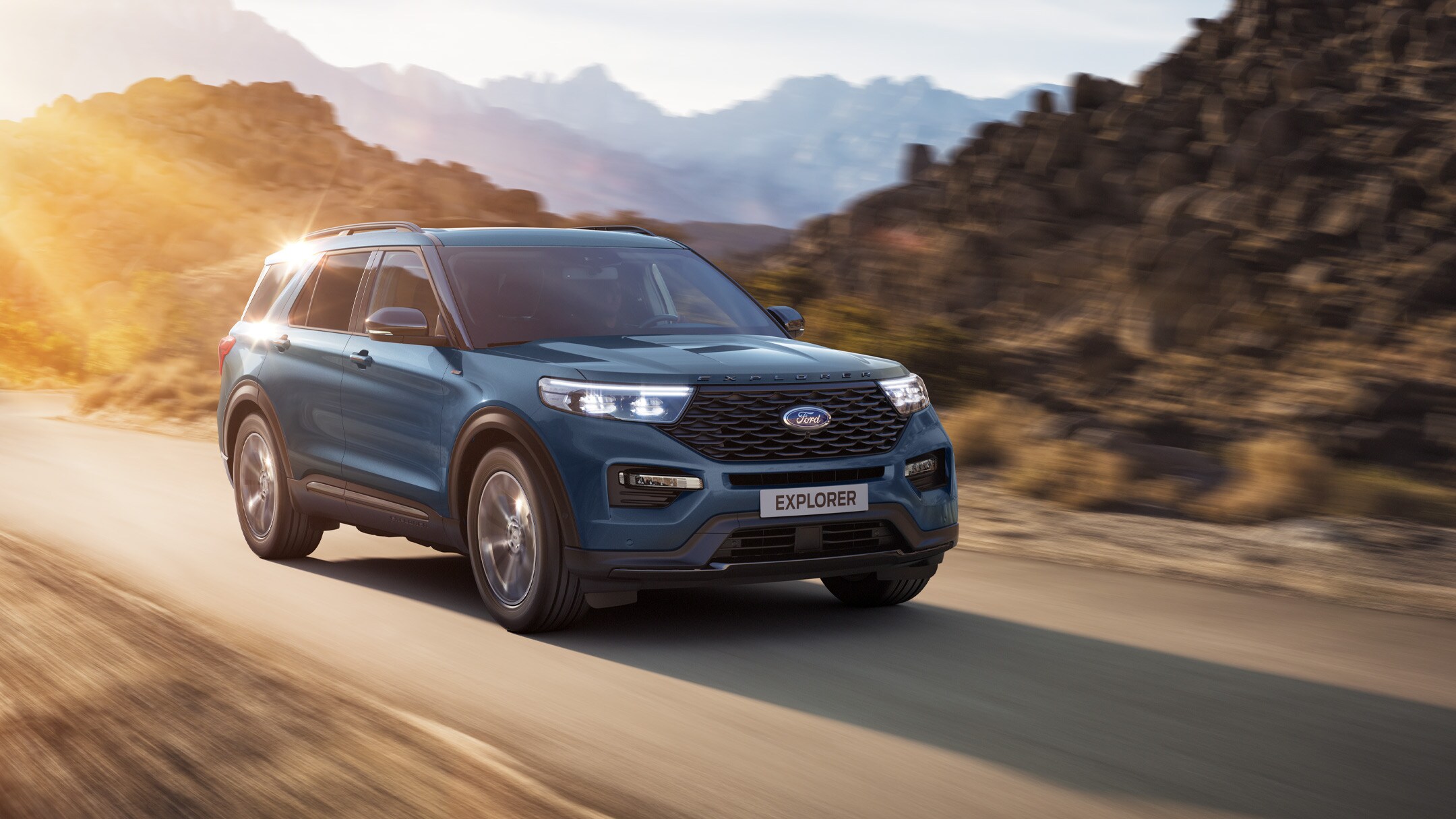Vista frontale del Ford Explorer PHEV