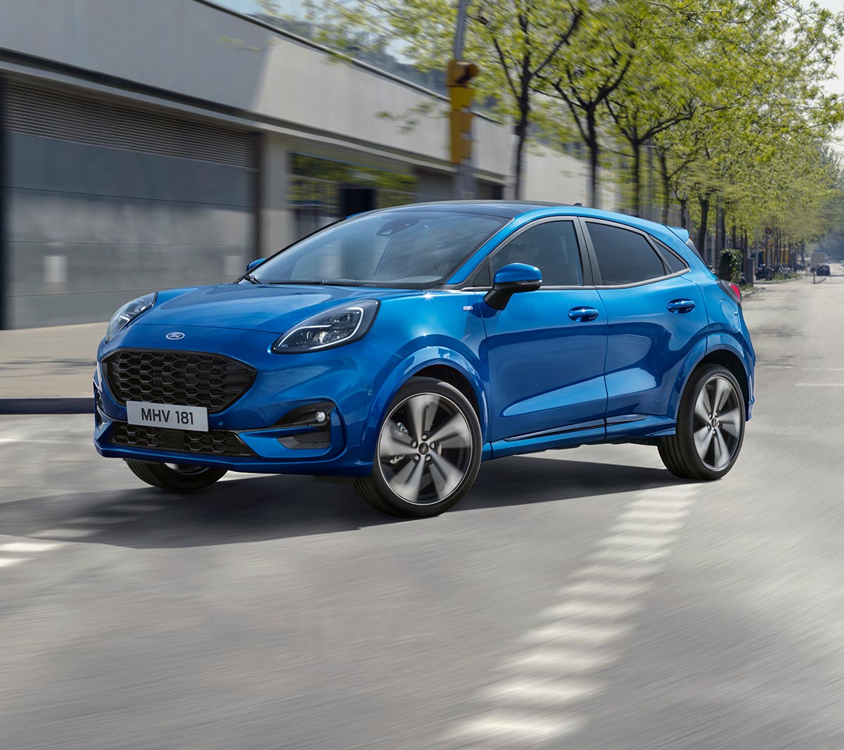 Ford Puma nel colore blu