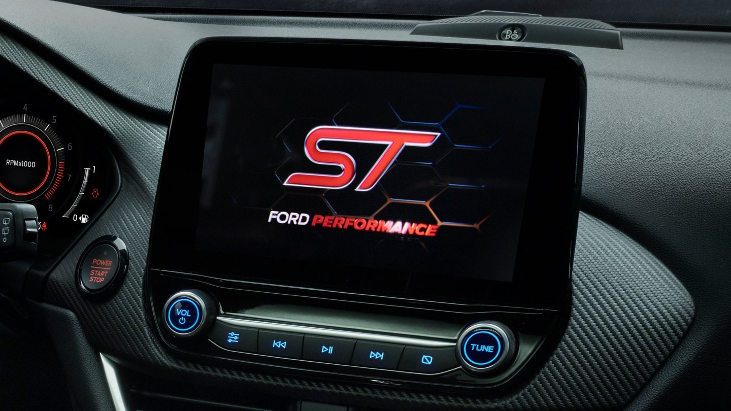 Ford Puma ST SYNC3 close up