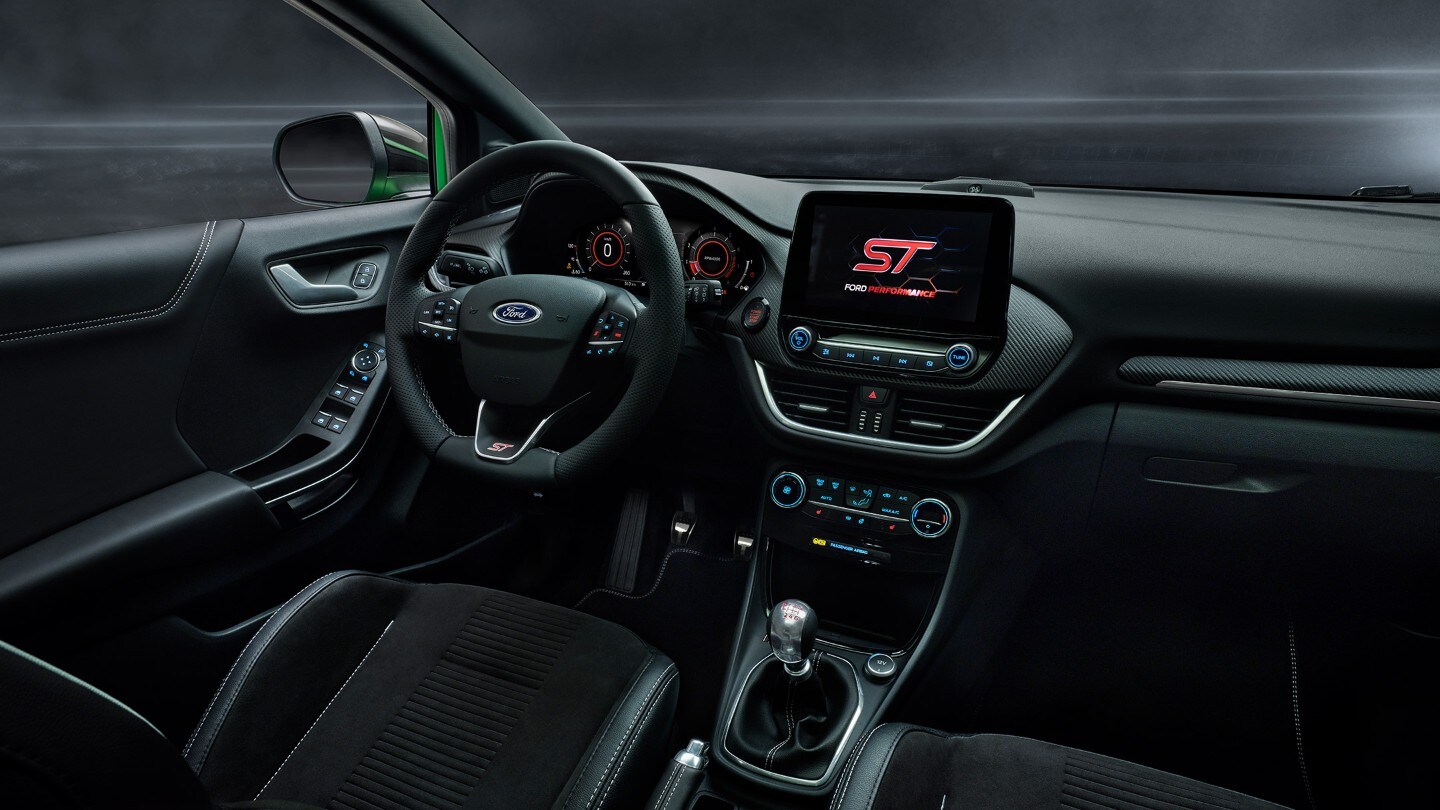 Vista interna del cruscotto Ford Puma ST