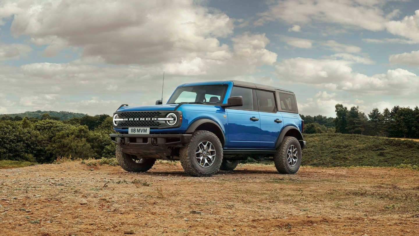 Ford Bronco parking offroad