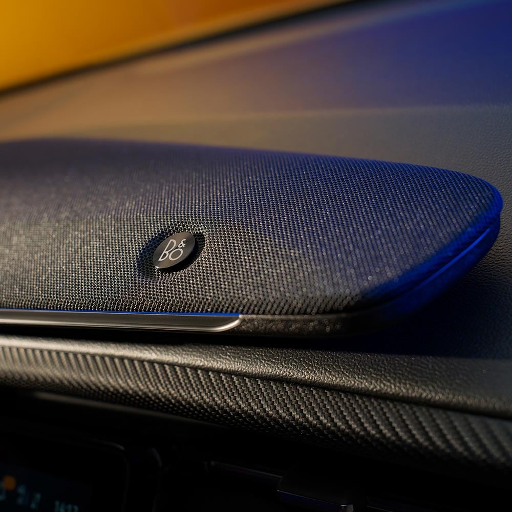 Primo piano dell'impianto audio B&O™ a 10 altoparlanti di  Ford Capri®.