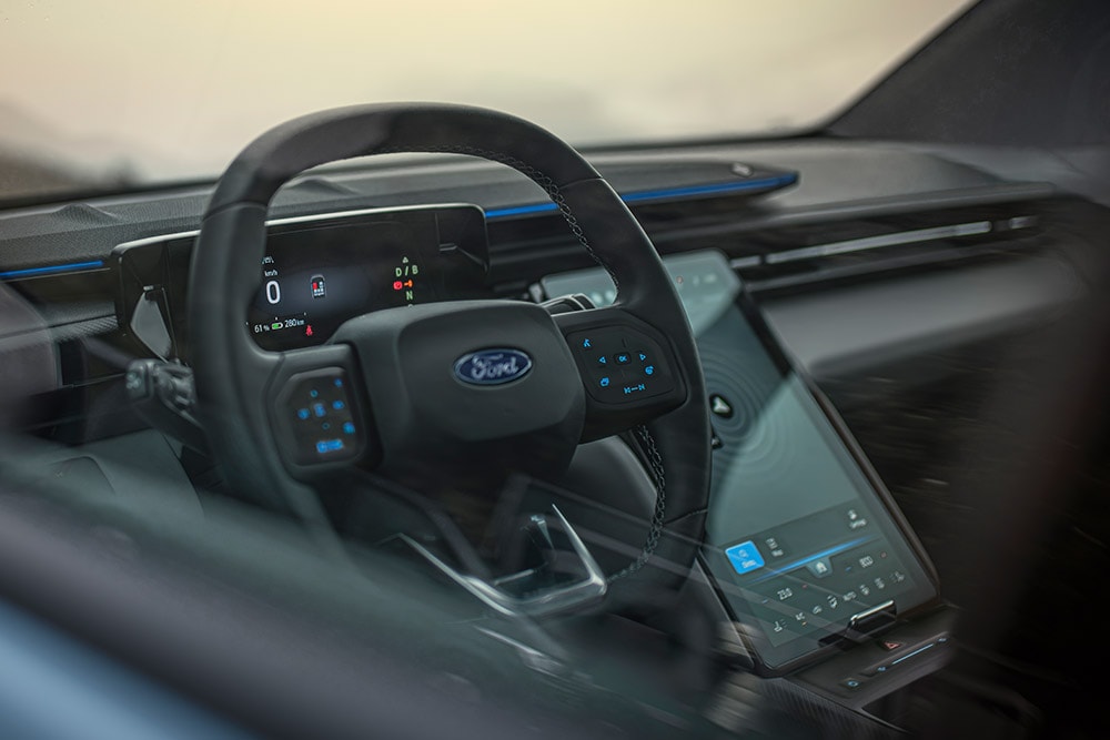 Ford Explorer con volante riscaldabile.