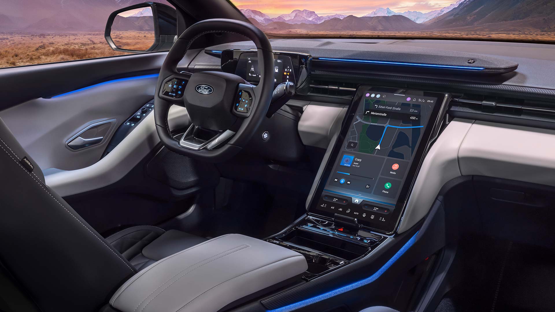 Interni del nuovo Ford Explorer® con illuminazione interna blu.