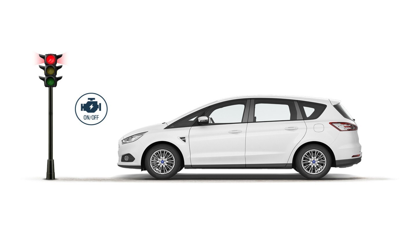 Vista laterale di Ford S-MAX bianca ferma al semaforo