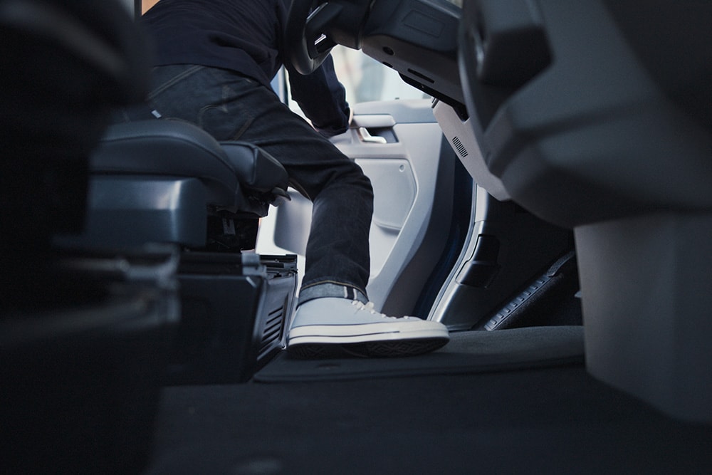 View of the walk-through cockpit of the All-New Tourneo Custom 