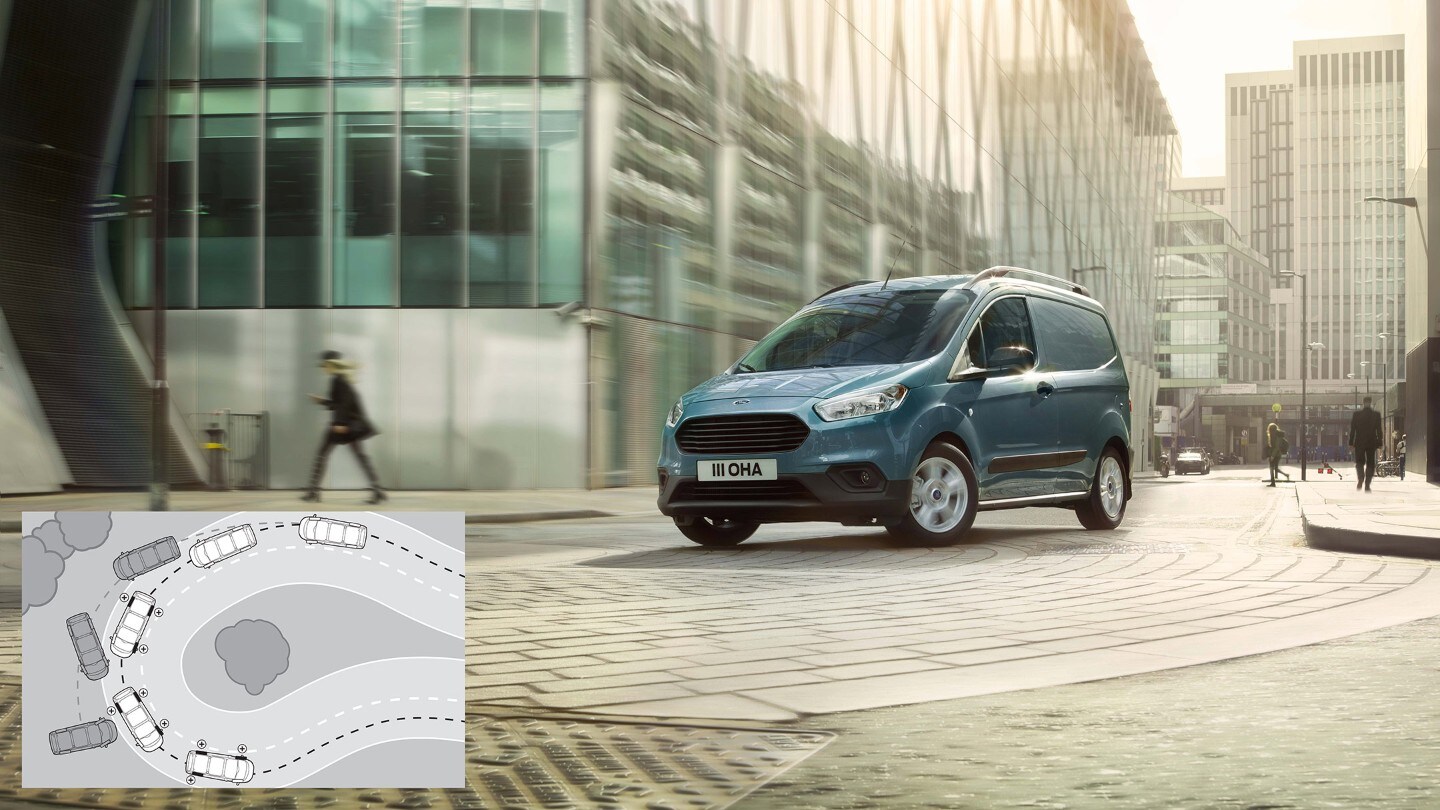 Ford Courier in movimento su strada