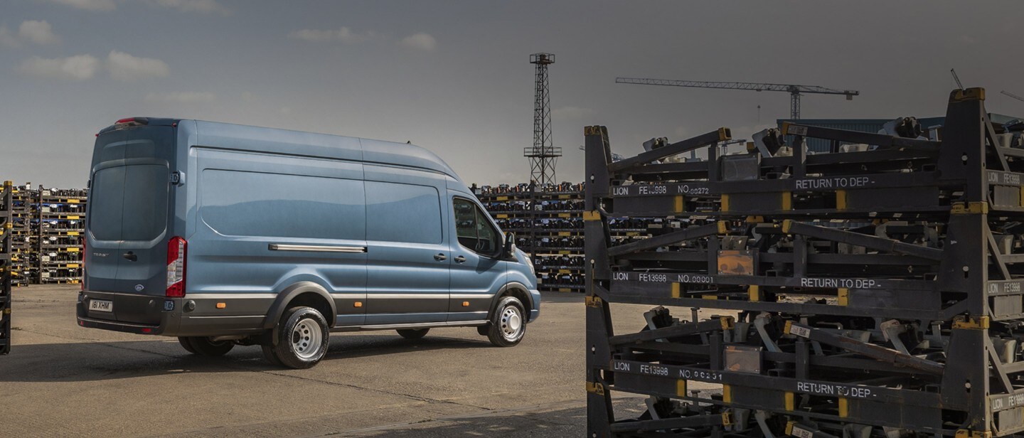 Ford Transit Van 5 tonnellate in cantiere