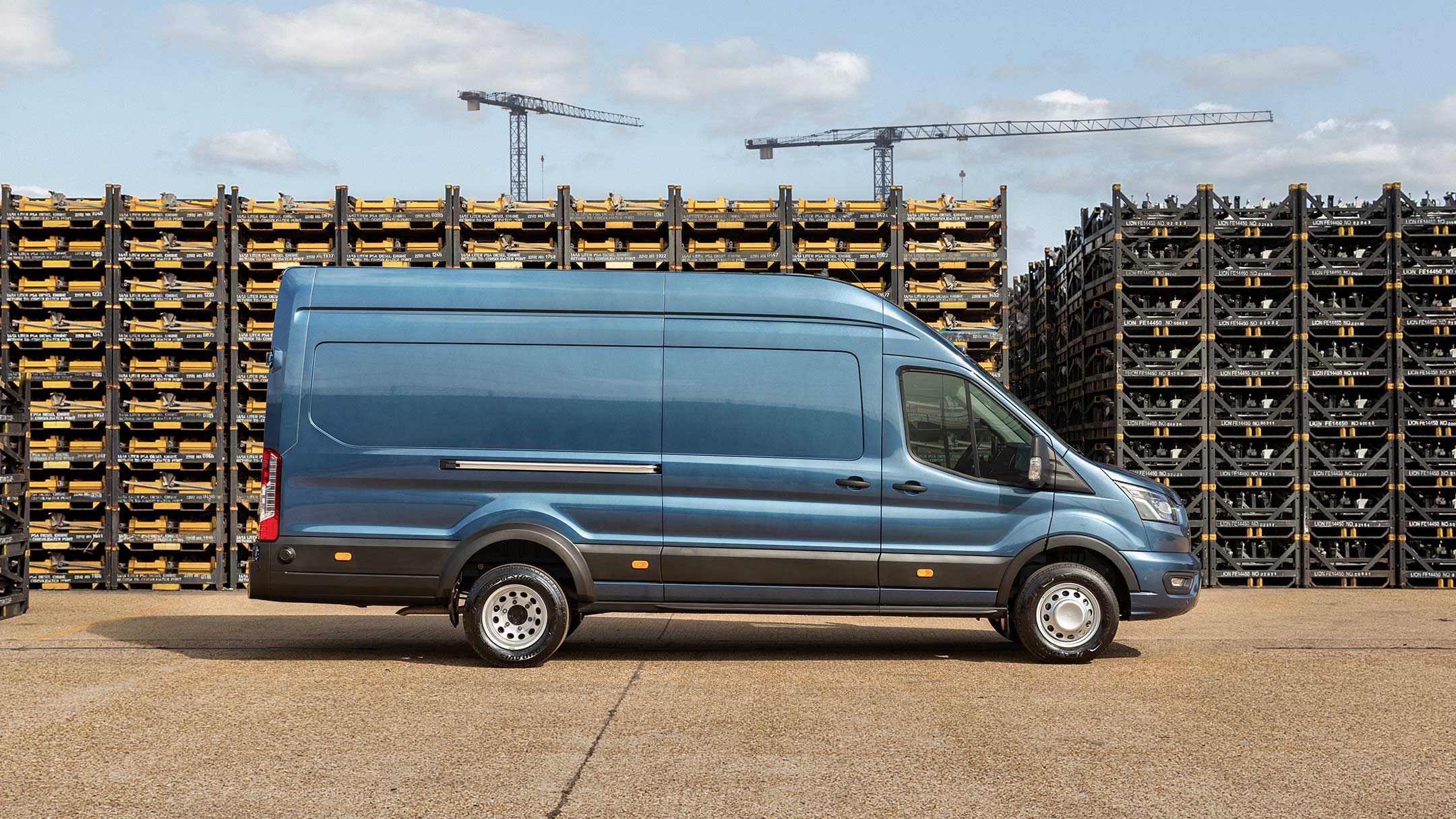 Nuovo Ford Transit Van blu