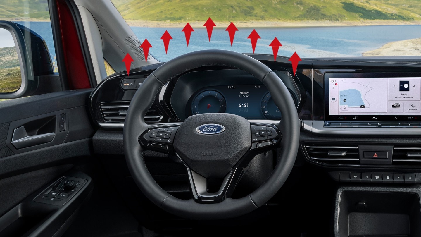 Ford Tourneo Connect steering wheel close up