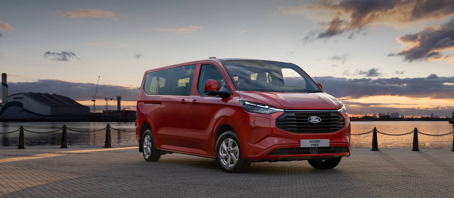 Ford Transit Custom Kombi PHEV rosso