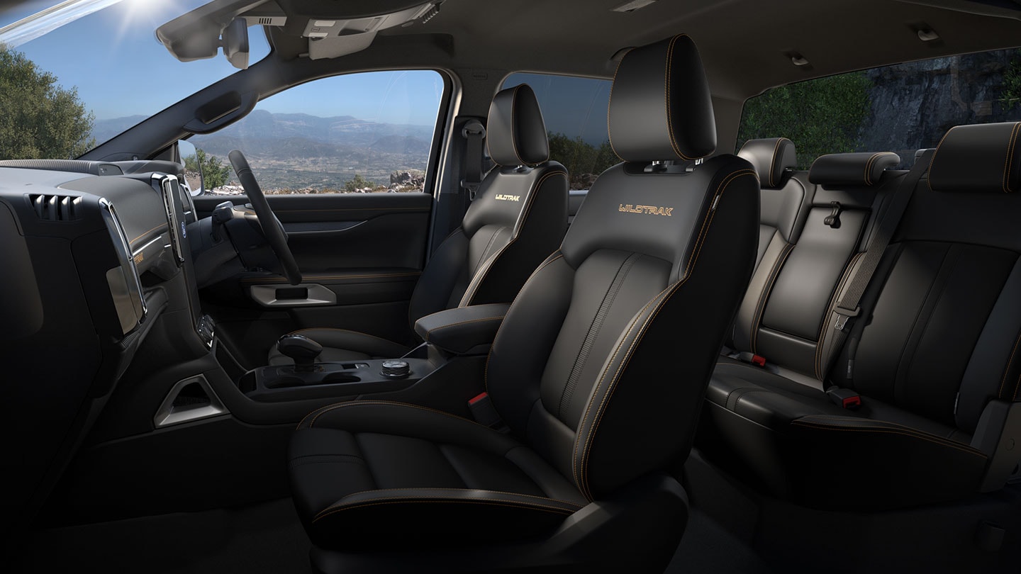 Interni di un Ford Ranger Doppia Cabina.