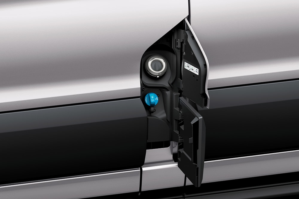 Sistema di rifornimento carburante senza tappo di un Ford Transit Combi.