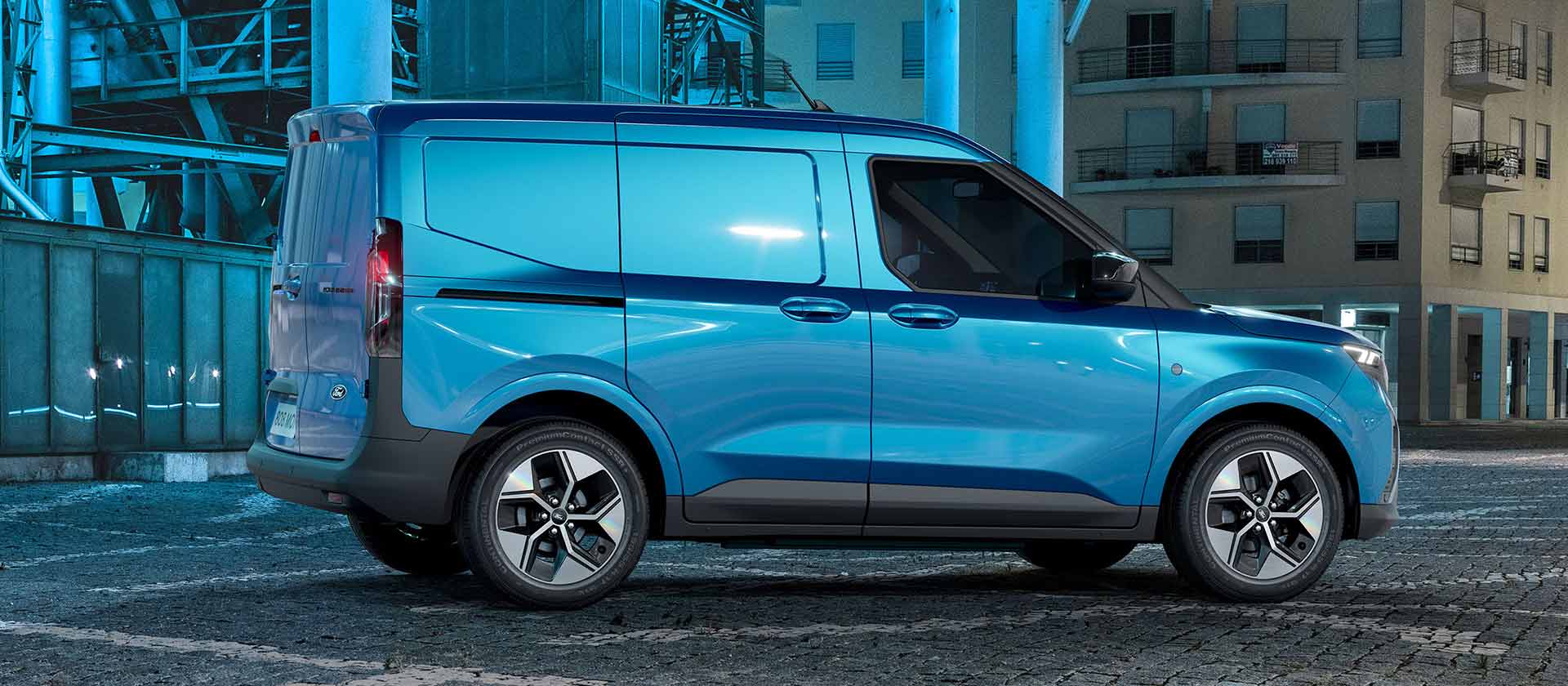 Ford E-Transit Courier grigio lato destro