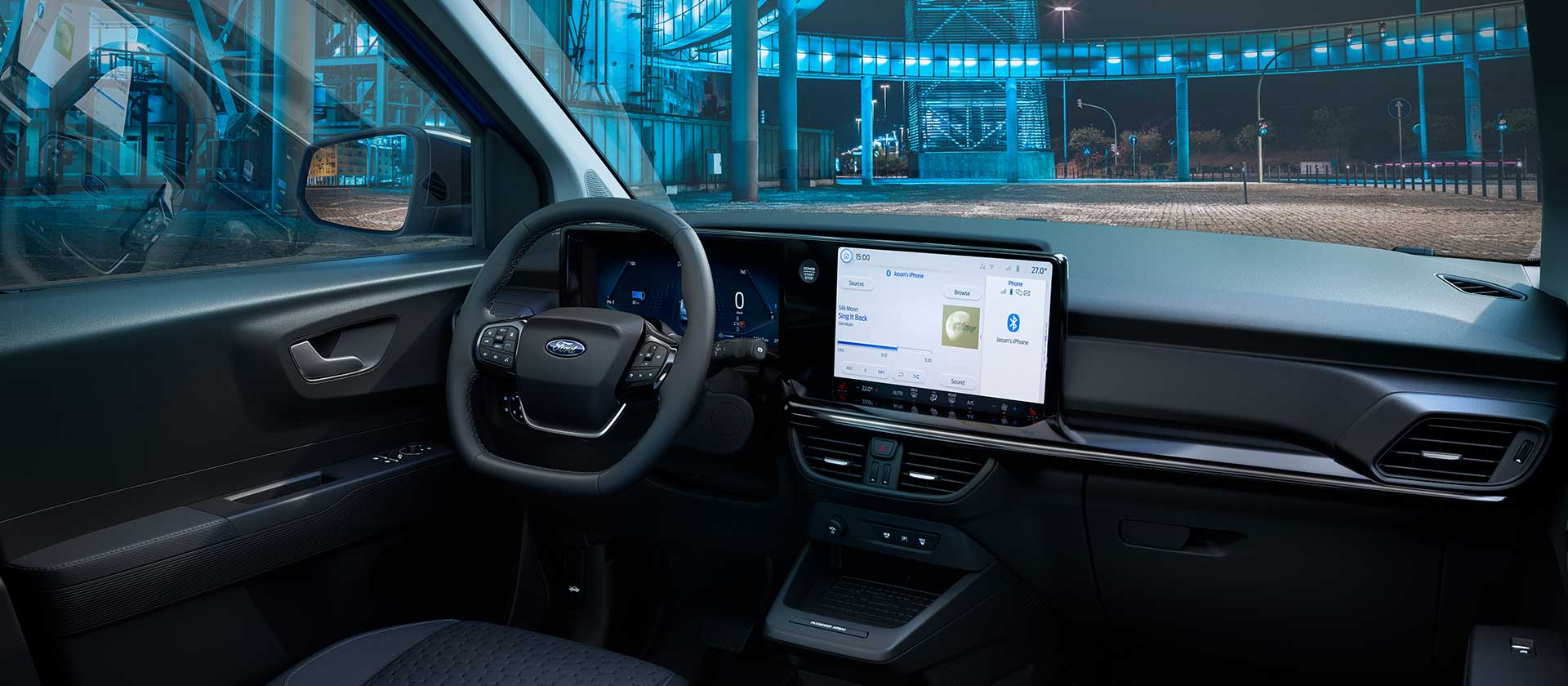 Ford E-Transit Courier Vista interna notturna