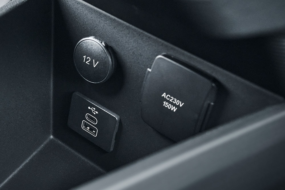 Ford E-Tourneo Courier porta USB 