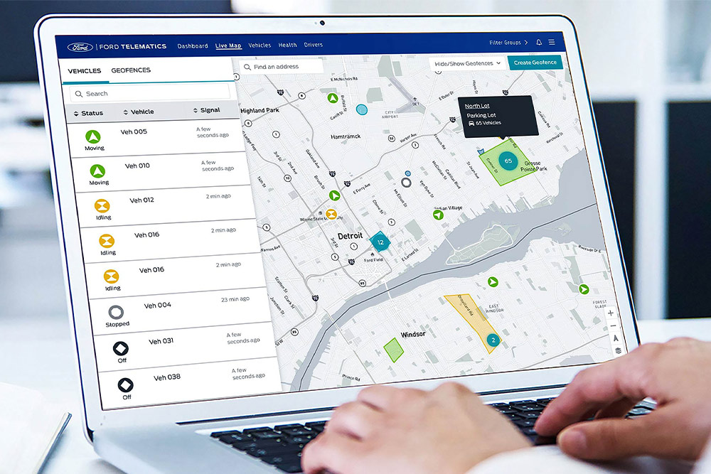 Dashboard telematico Ford Pro visualizzato su uno schermo di laptop.