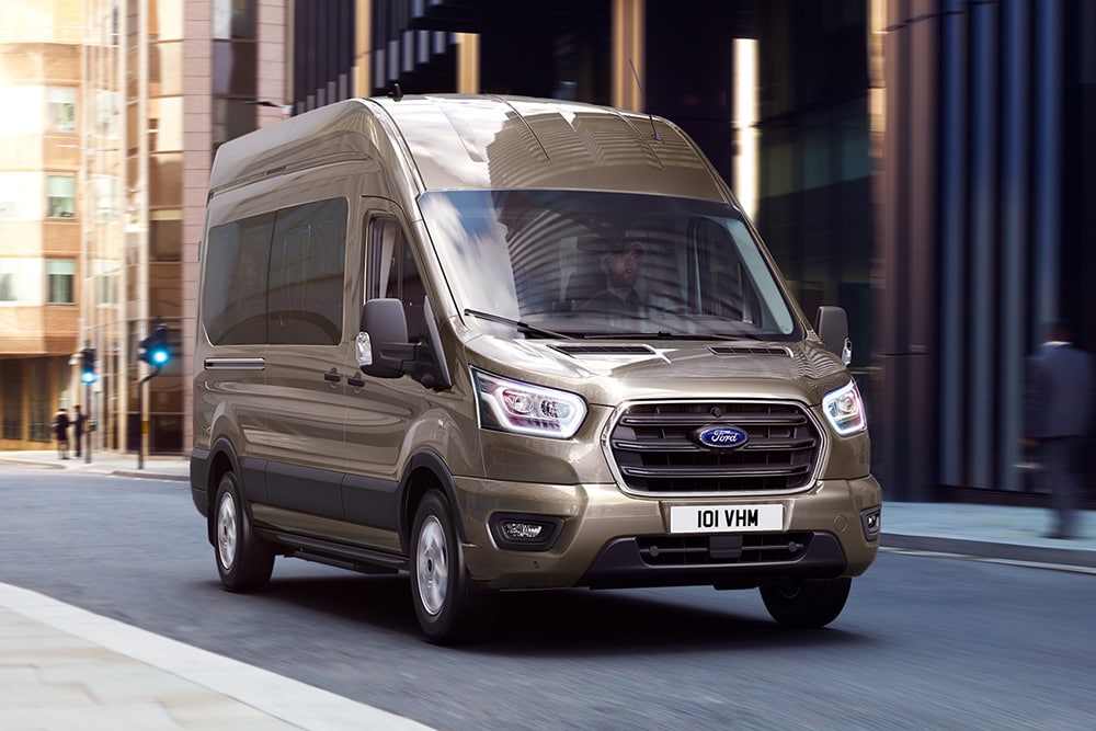 VIDEO - Vantaggi del software Ford Pro mostrati, evidenziando le caratteristiche e gli usi dell'E-Transit completamente elettrico.